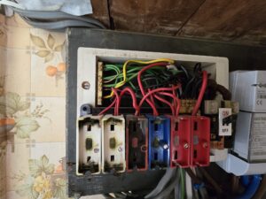 Old type rewirable fuseboard (2)